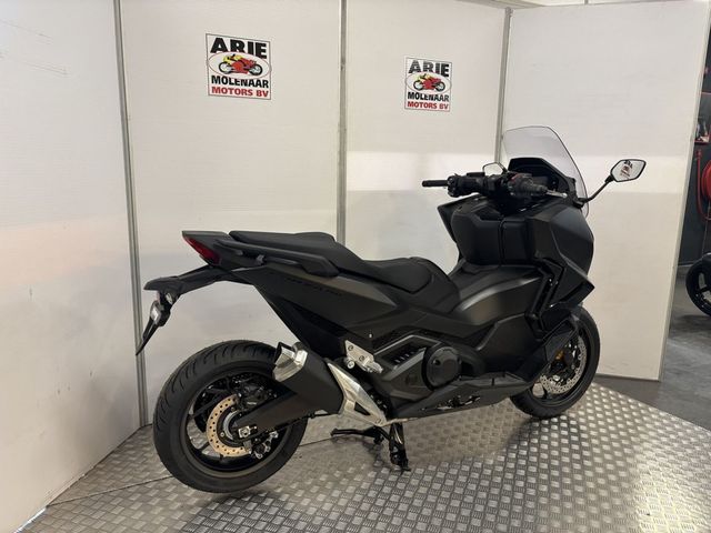 honda - forza-750