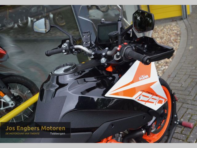 ktm - 1290-super-duke-gt
