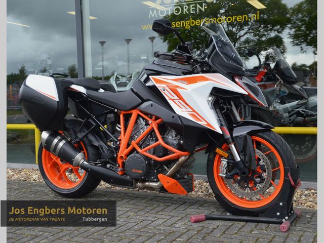 ktm - 1290-super-duke-gt