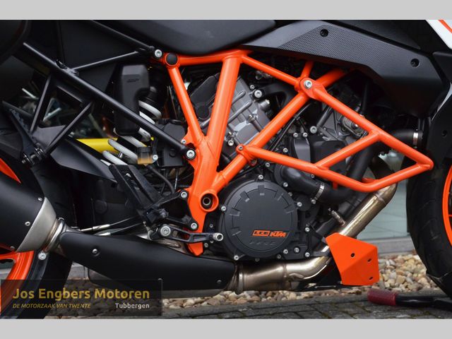 ktm - 1290-super-duke-gt