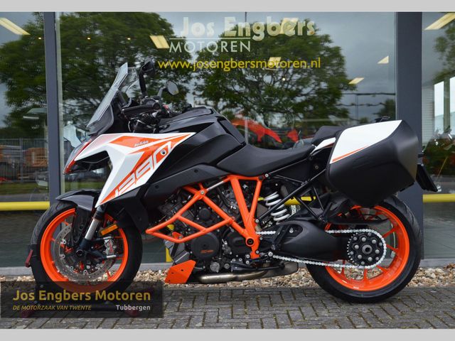 ktm - 1290-super-duke-gt