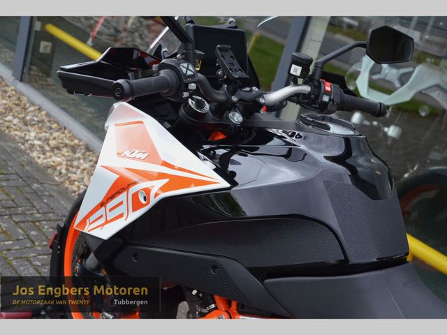 ktm - 1290-super-duke-gt