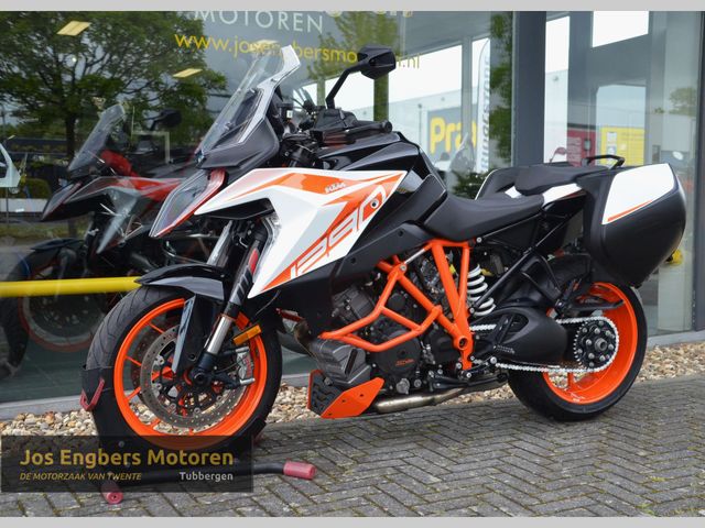 ktm - 1290-super-duke-gt