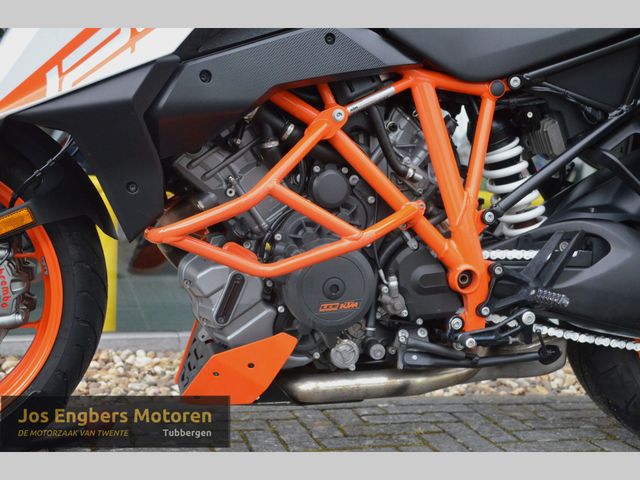 ktm - 1290-super-duke-gt