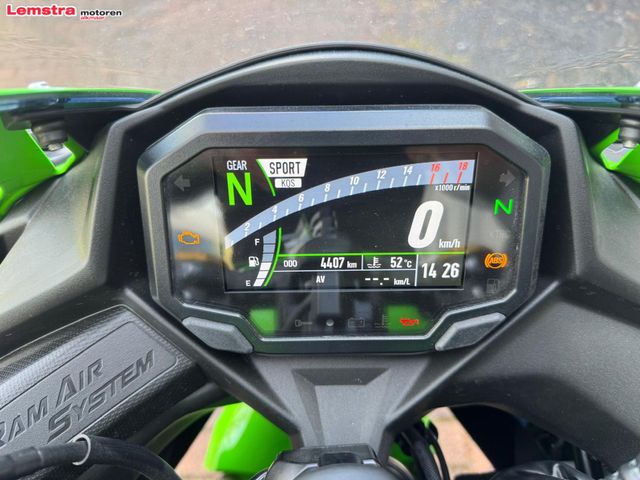 kawasaki - ninja-zx-4rr