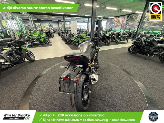 kawasaki - z900