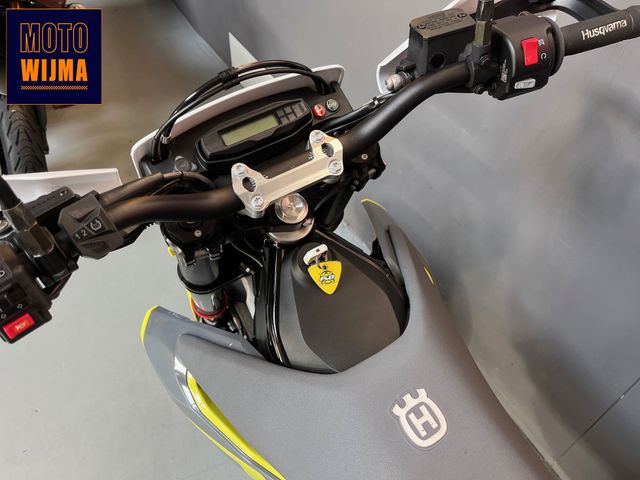 husqvarna - 701-supermoto