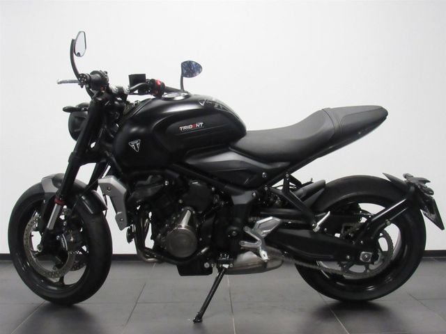 triumph - trident-660