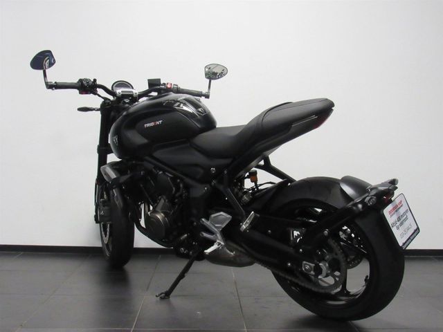 triumph - trident-660
