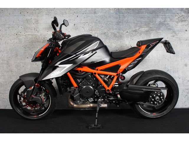 ktm - 1290-super-duke-rr