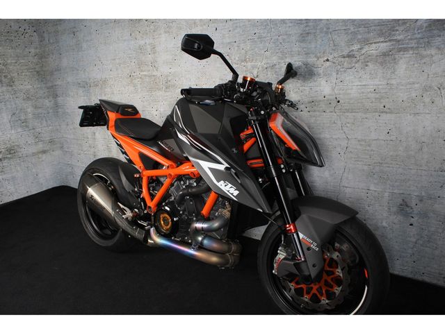 ktm - 1290-super-duke-rr