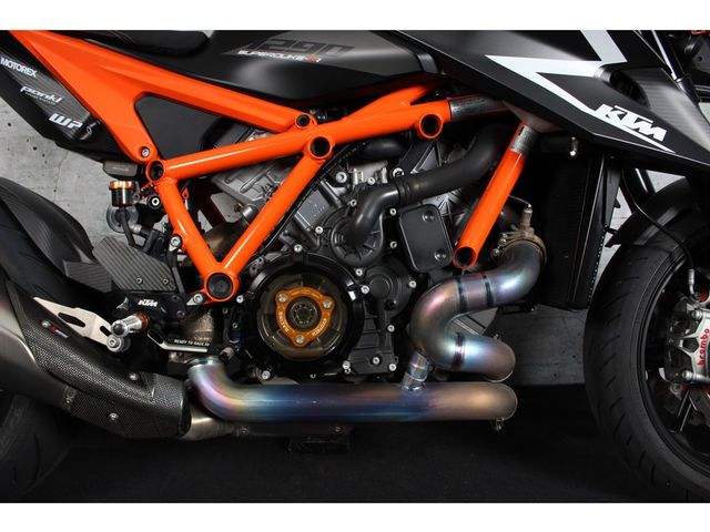 ktm - 1290-super-duke-rr