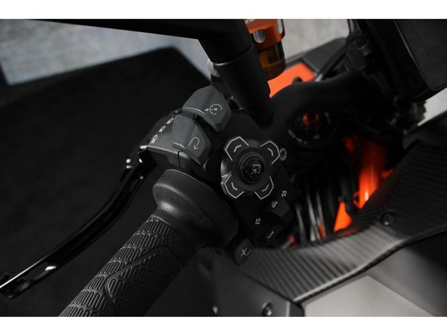ktm - 1290-super-duke-rr