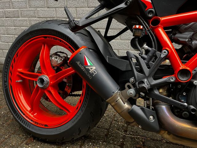 ktm - 1290-super-duke-r
