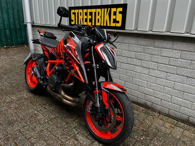 ktm - 1290-super-duke-r