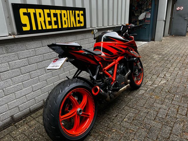 ktm - 1290-super-duke-r