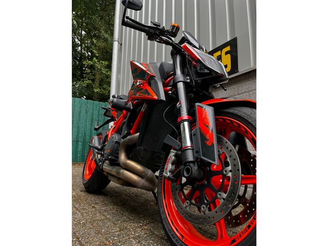 ktm - 1290-super-duke-r