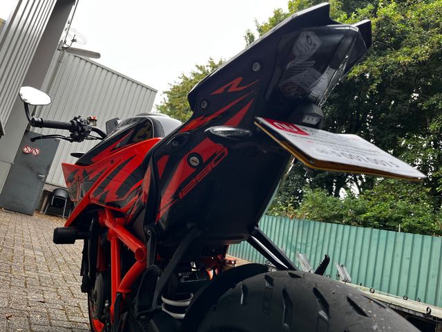 ktm - 1290-super-duke-r