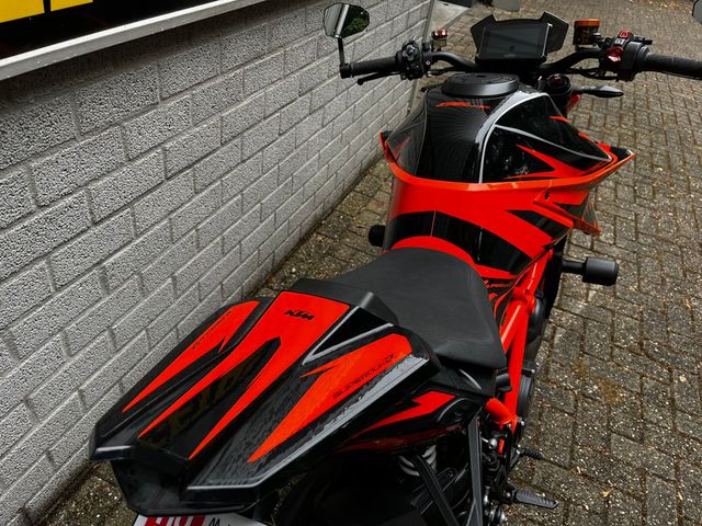 ktm - 1290-super-duke-r