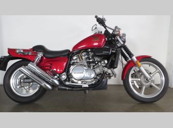 Honda VF 700 C Supermagna 1987 occasion