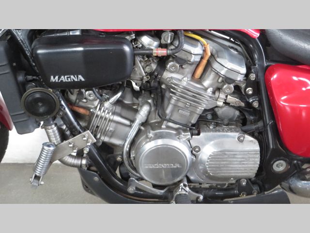 honda - vf-700-c-supermagna