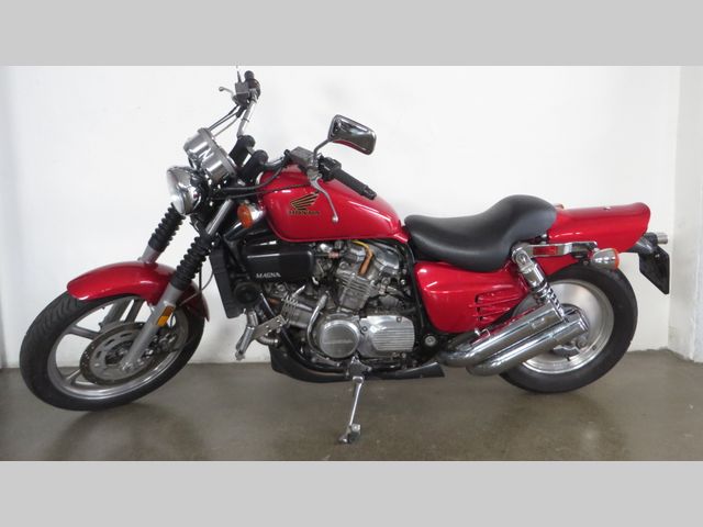 honda - vf-700-c-supermagna