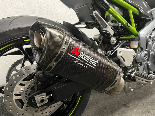 kawasaki - z900