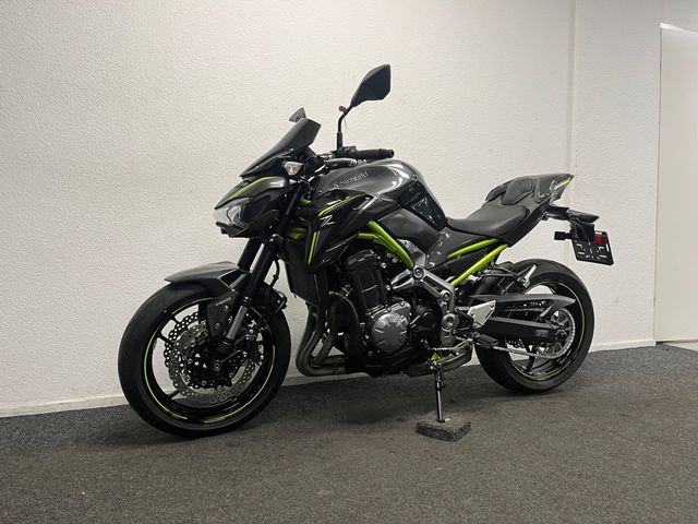 kawasaki - z900