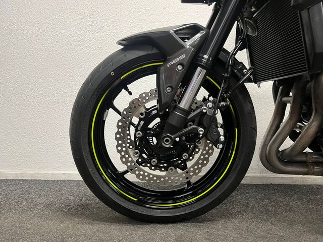 kawasaki - z900