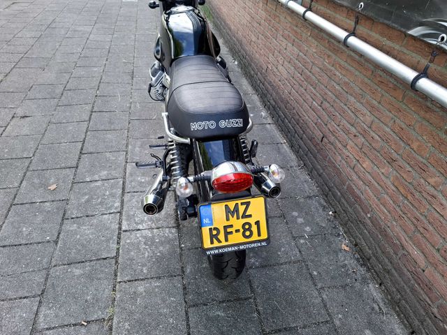 moto-guzzi - v-7-classic