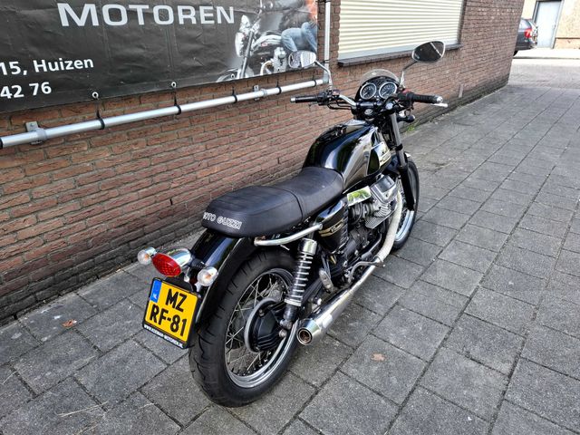 moto-guzzi - v-7-classic