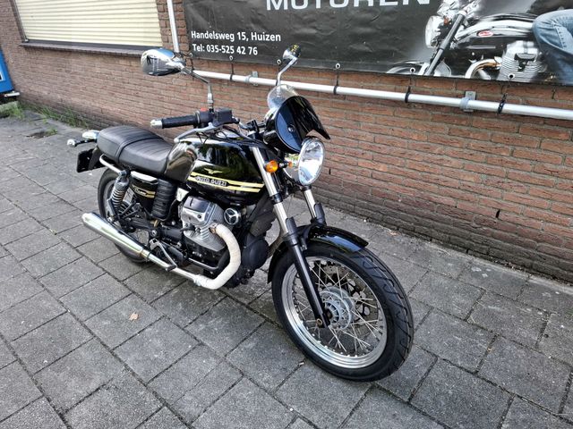 moto-guzzi - v-7-classic