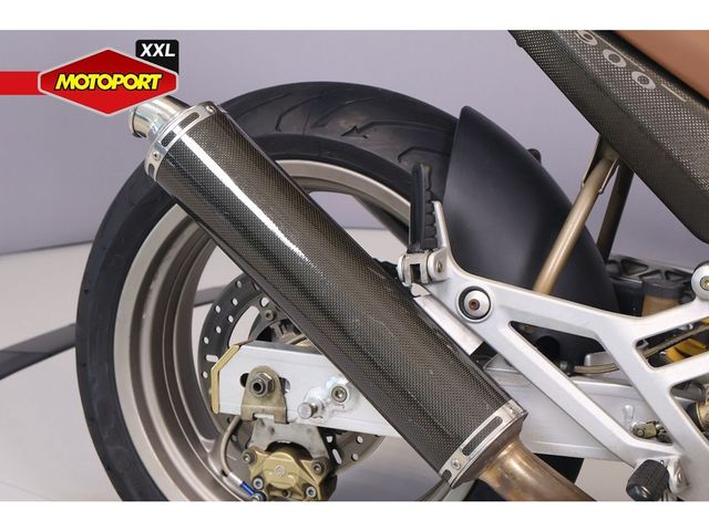 ducati - m-900-monster