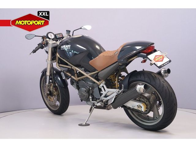 ducati - m-900-monster
