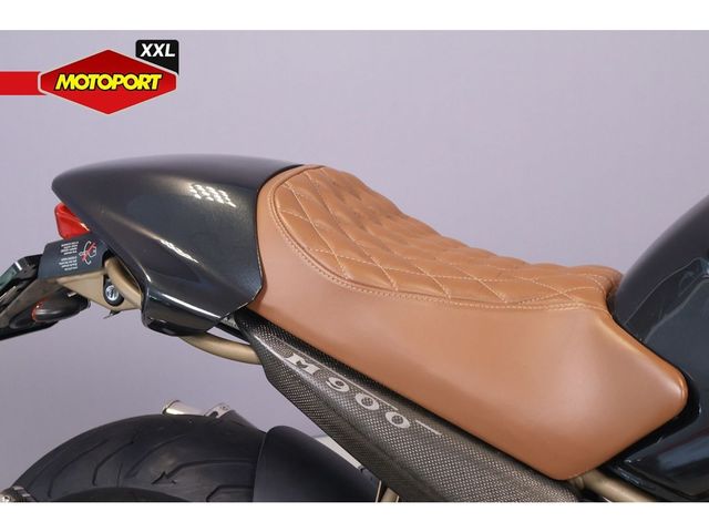 ducati - m-900-monster