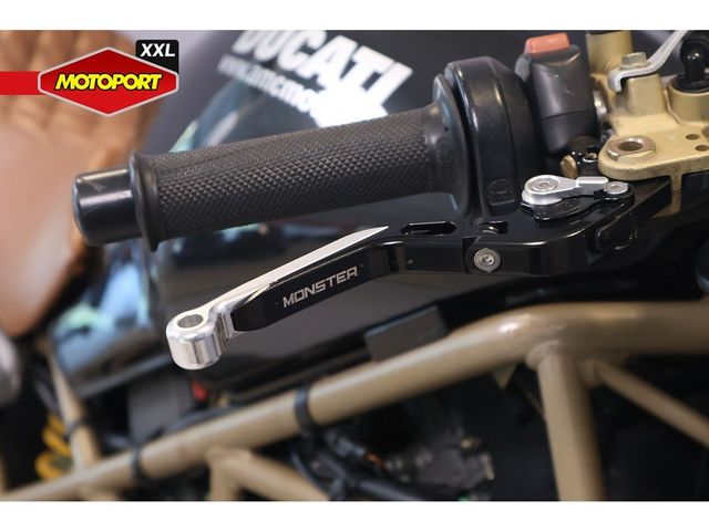 ducati - m-900-monster