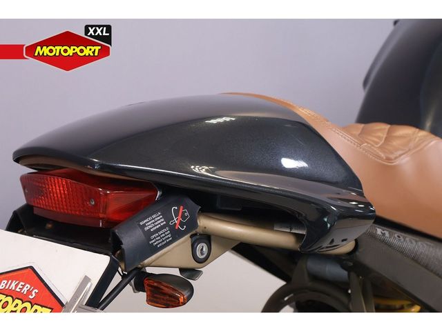 ducati - m-900-monster