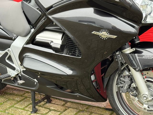 honda - st-1300-pan-european