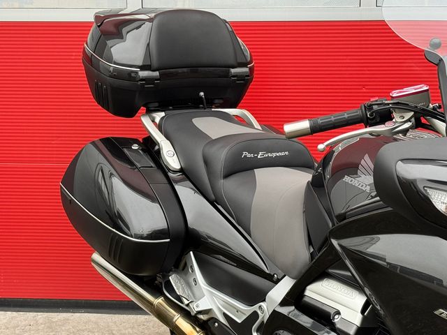 honda - st-1300-pan-european