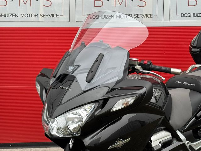 honda - st-1300-pan-european