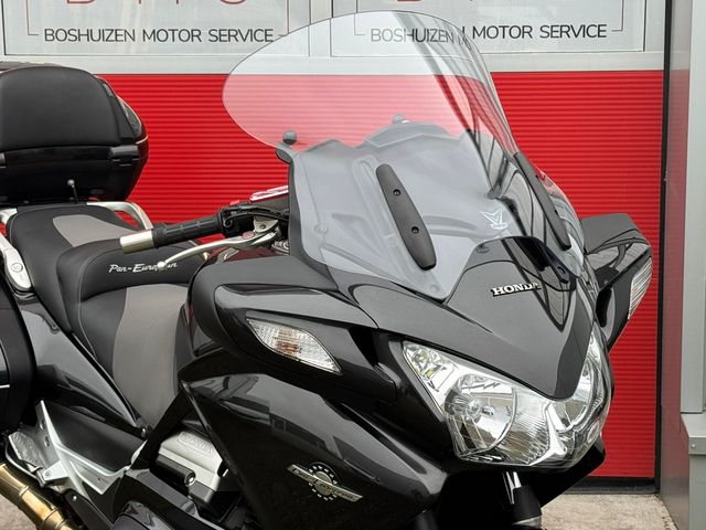 honda - st-1300-pan-european