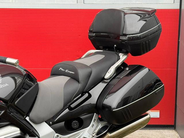 honda - st-1300-pan-european