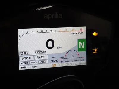 APRILIA TUONO V4 1100 RR – foto 3