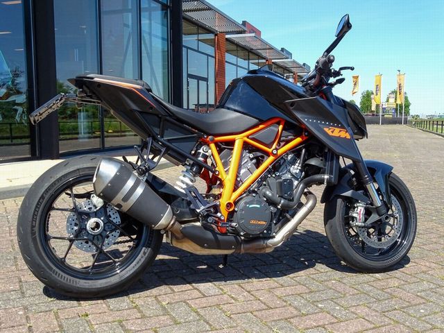 ktm - 1290-super-duke-r