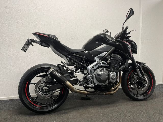 kawasaki - z900