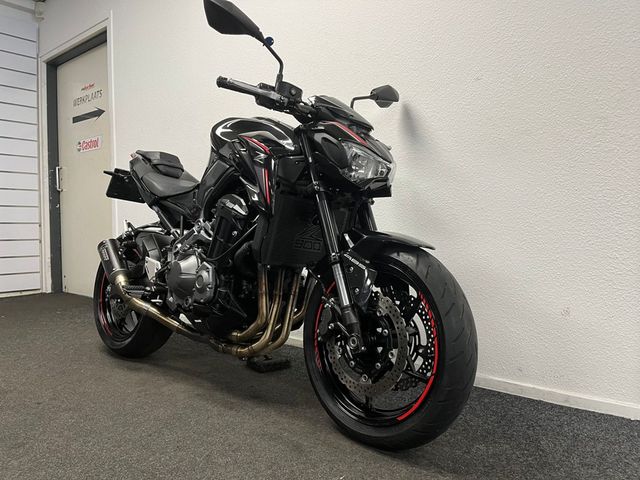 kawasaki - z900