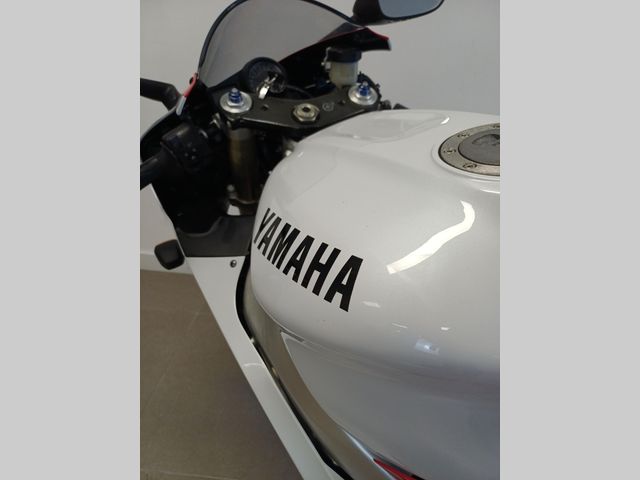 yamaha - yzf-r1