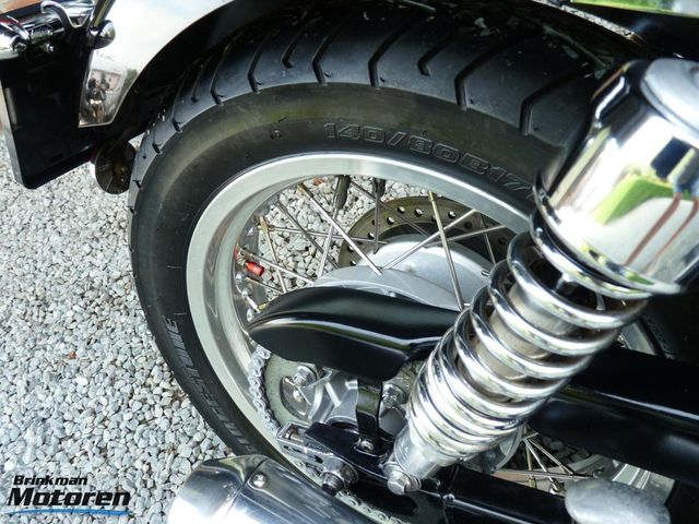 triumph - thruxton-900