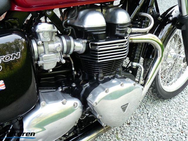triumph - thruxton-900