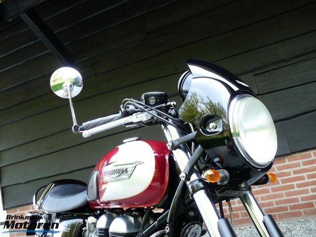 triumph - thruxton-900